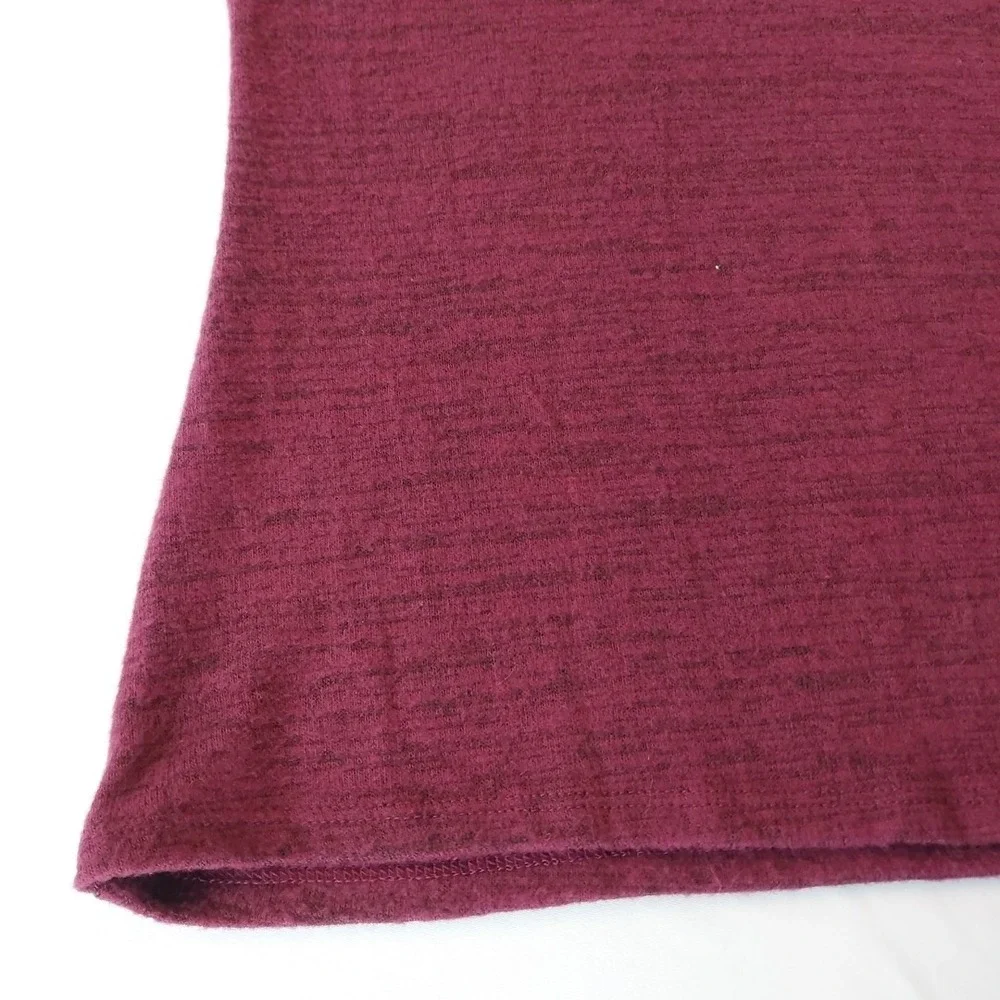 Women's Rock & Republic Purple Slit Shoulder And Chest Short Sleeve Top - Large‎